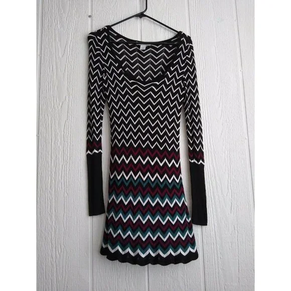 White House Black Market Women’s Chevron Knitted Long Sleeve Short Dress Sz XS - Picture 1 of 5
